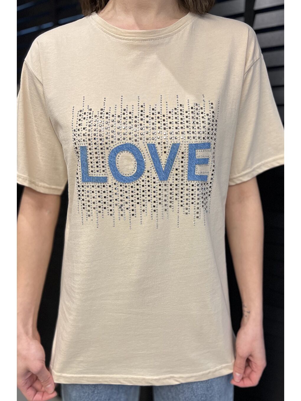 Bej Love Taşlı Bisiklet Yaka Kadın Tişört-3