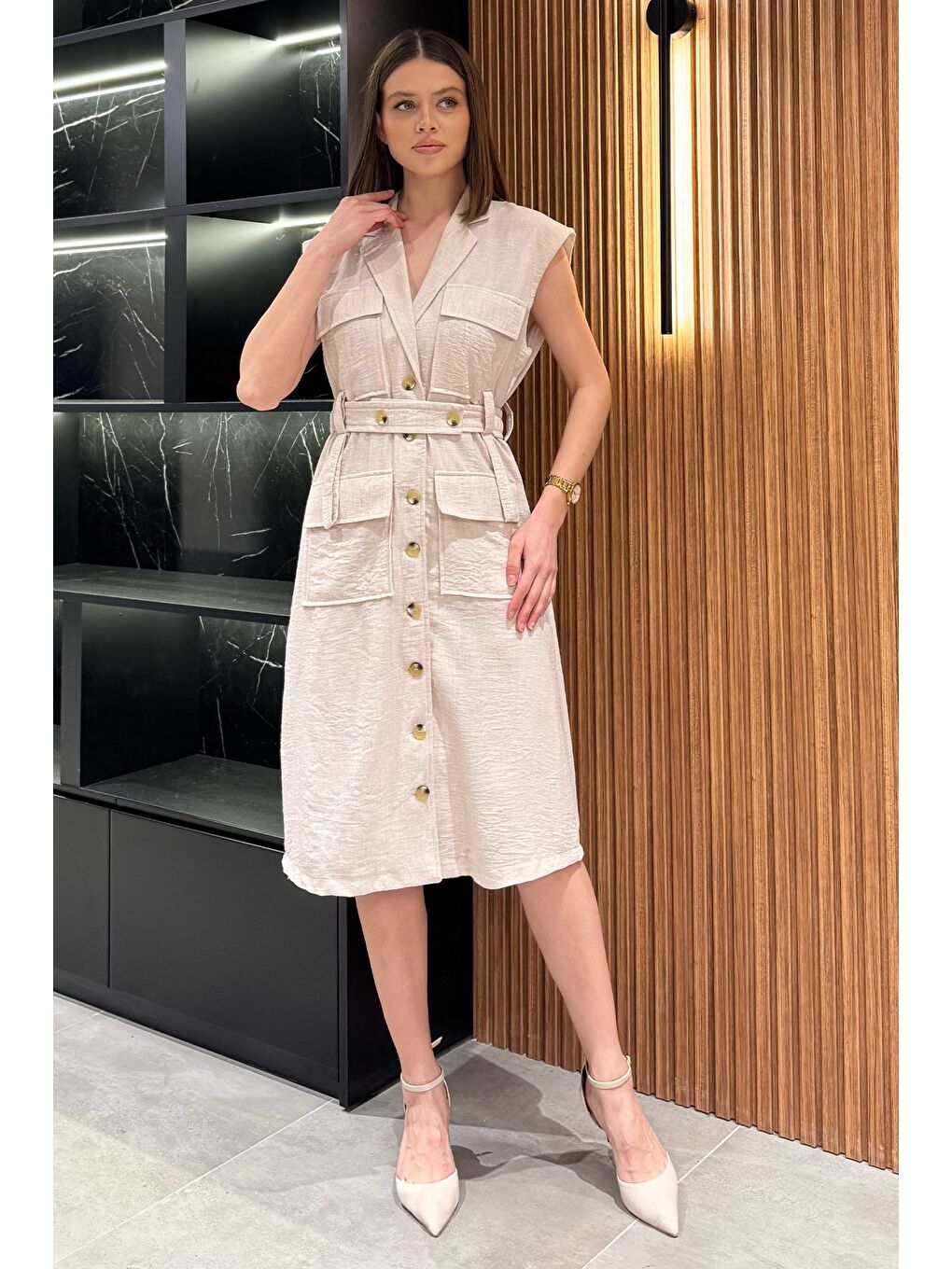 Bej Kadın Kruvaze Yaka Kuşak Detaylı Boydan Düğmeli Elbise-1