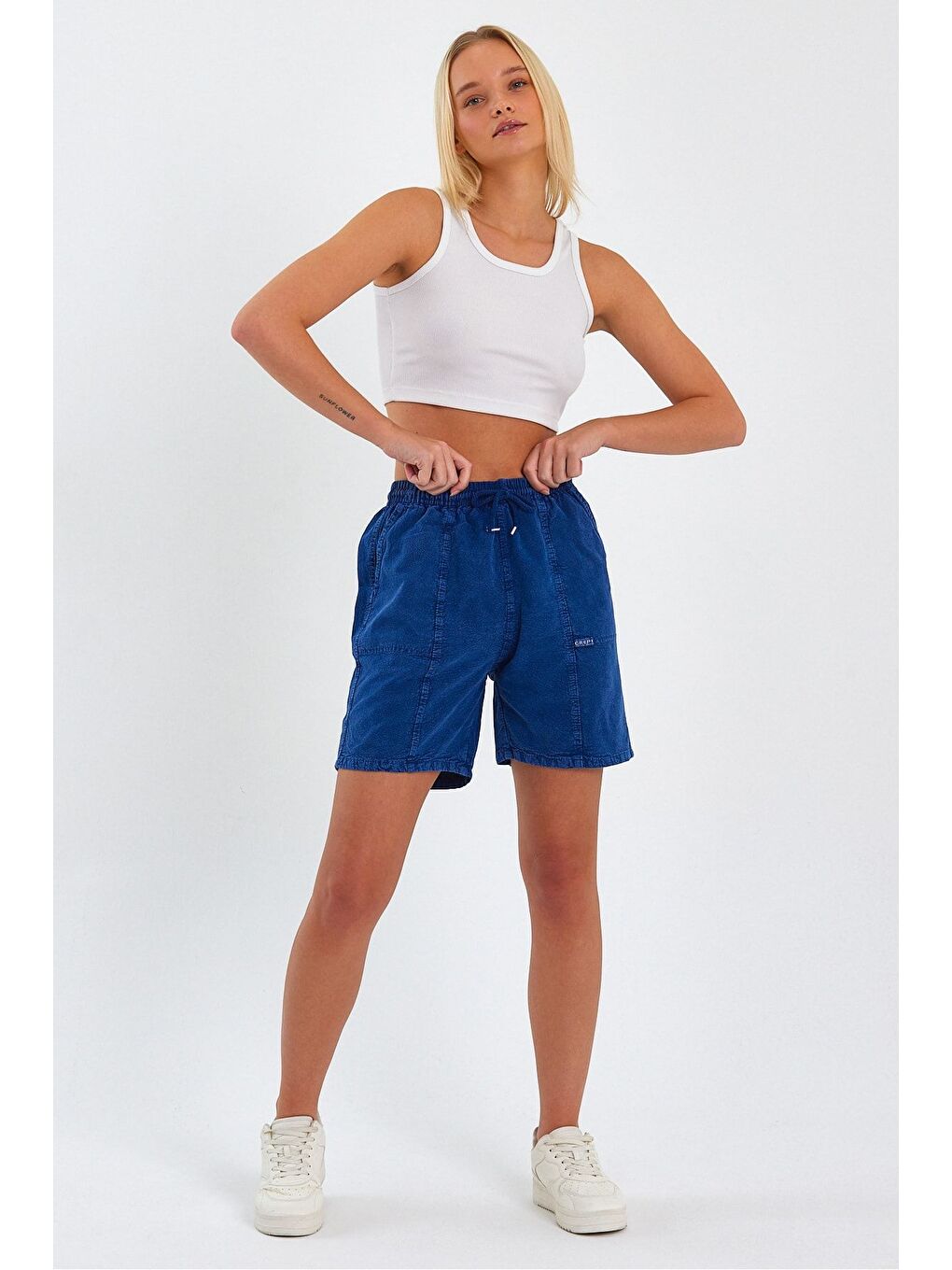 Kadın Lacivert Rahat Kesim Keten Şort-1