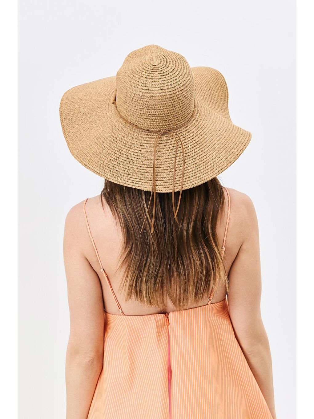 Kahverengi Denizkabuğu Detaylı Geniş Hasır Şapka Y8216 Camel-1