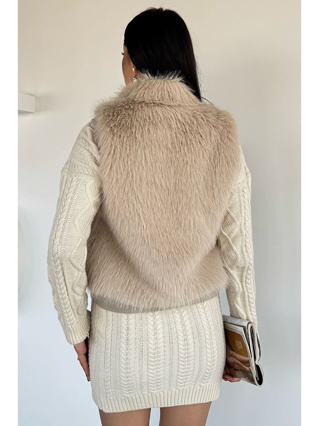 Bej Kadın İç Astarlı Ön Fermuarlı Pelüş Yelek-3