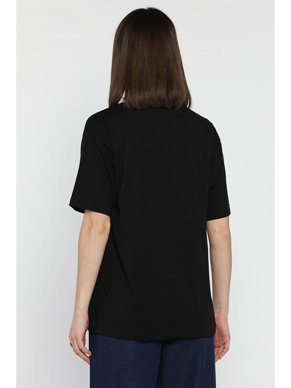 Siyah Kalpli Taş Detaylı Kadın Tişört-2