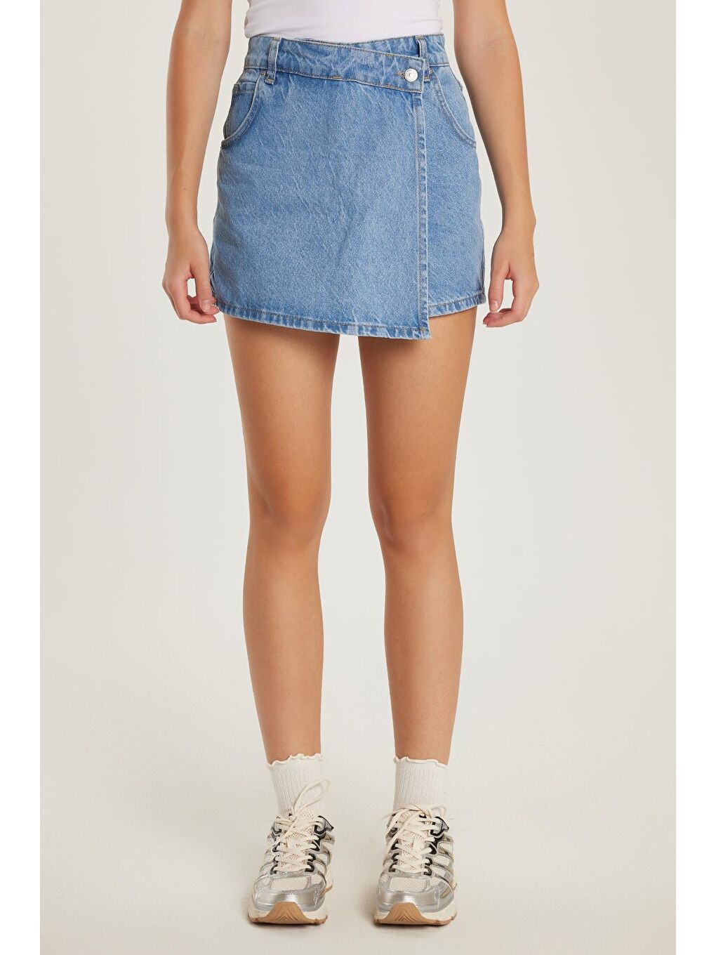 Kadın Slim Fit Dar Kesim Çift Cepli Açık Mavi Şort Etek