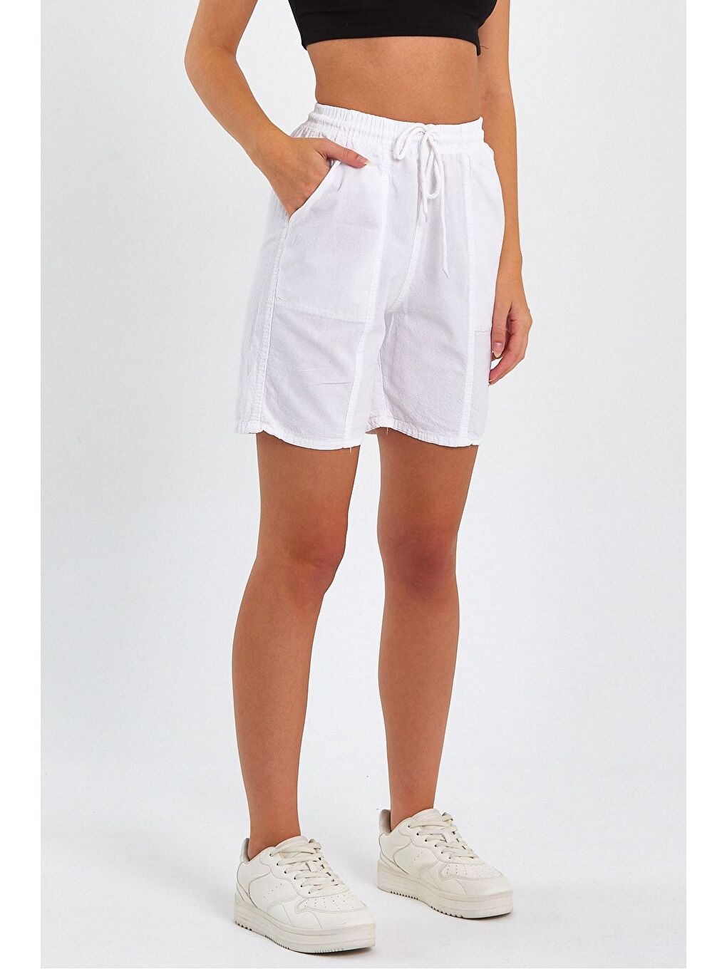 Kadın Beyaz Rahat Kesim Keten Şort-4