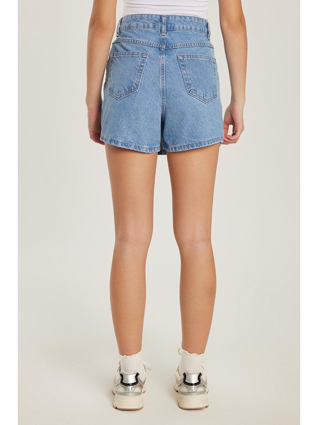 Kadın Slim Fit Dar Kesim Çift Cepli Açık Mavi Şort Etek-4