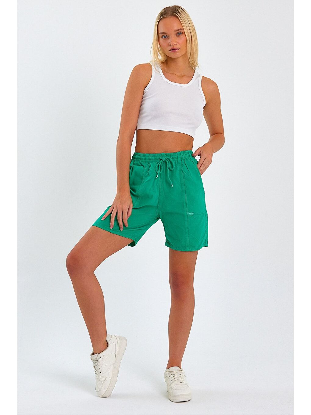 Kadın Yeşil Rahat Kesim Keten Şort-1