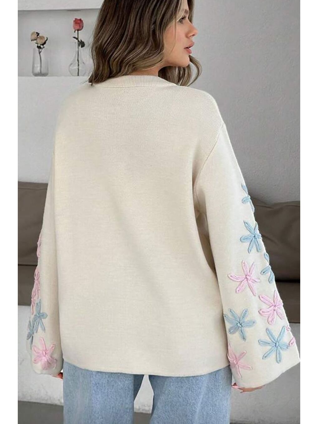 Bej Kadın Bisiklet Yaka Kollar Çiçek Nakışlı Salaş Triko Kazak-3