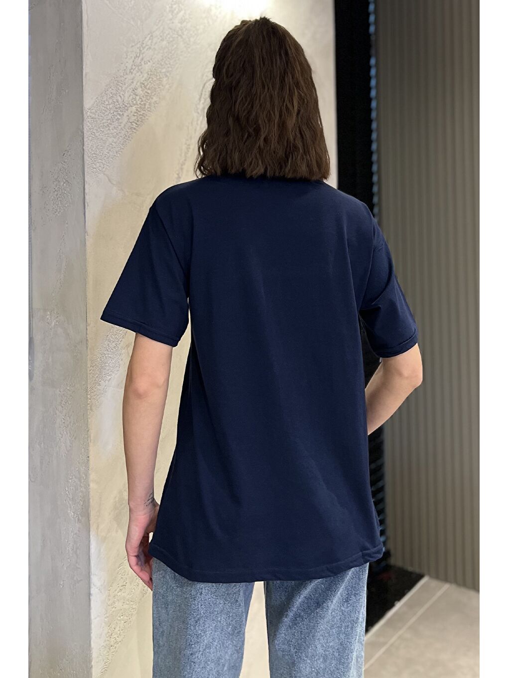 Lacivert Bisiklet Yaka Taş İşlemeli Baskılı Kadın Tişört-2