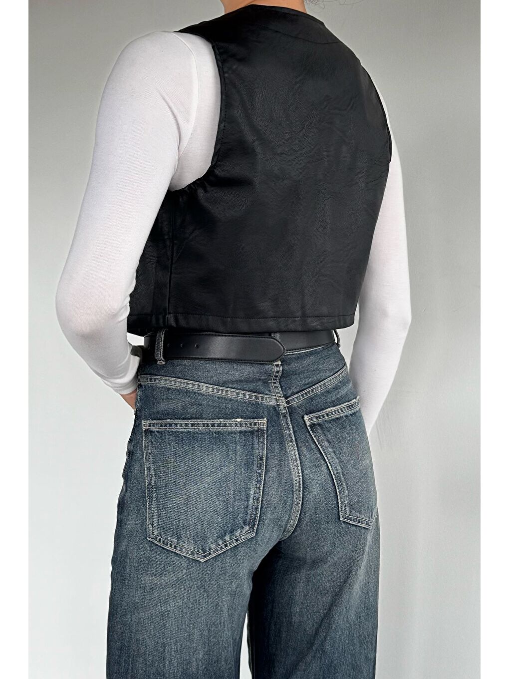Siyah Kadın Ön Düğmeli Crop Top Suni Deri Yelek-4