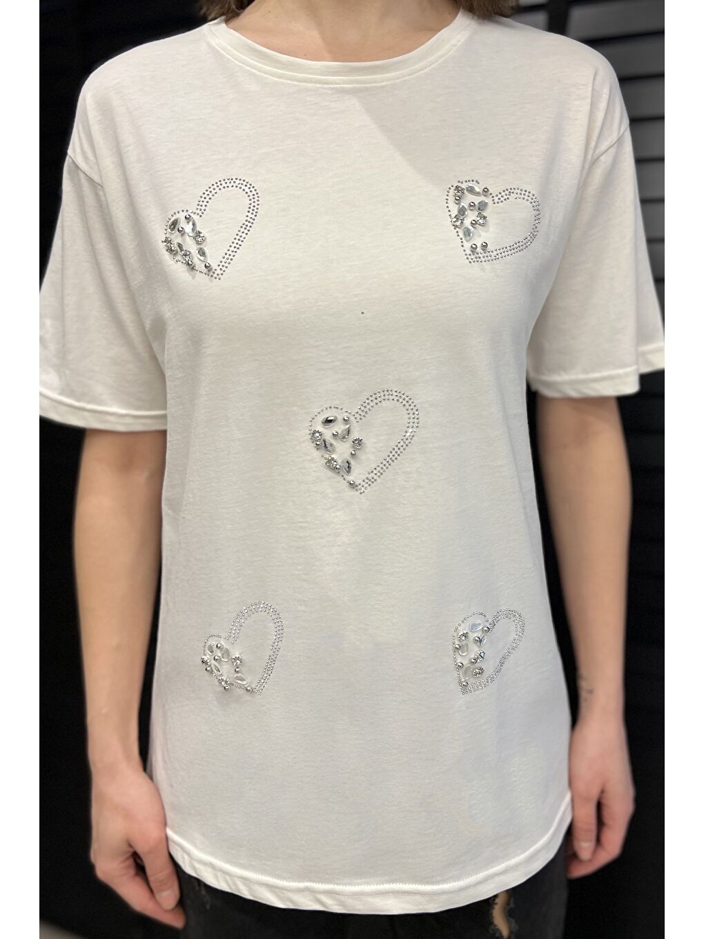 Ekru Kalpli Taş Detaylı Kadın Tişört-2