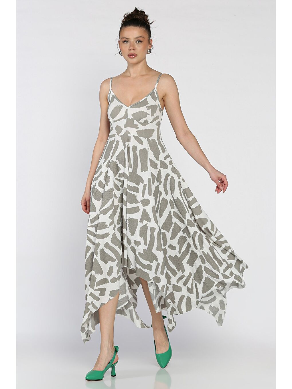 Ekru Kadın İp Askılı Desenli Asimetrik Kesim Elbise-1