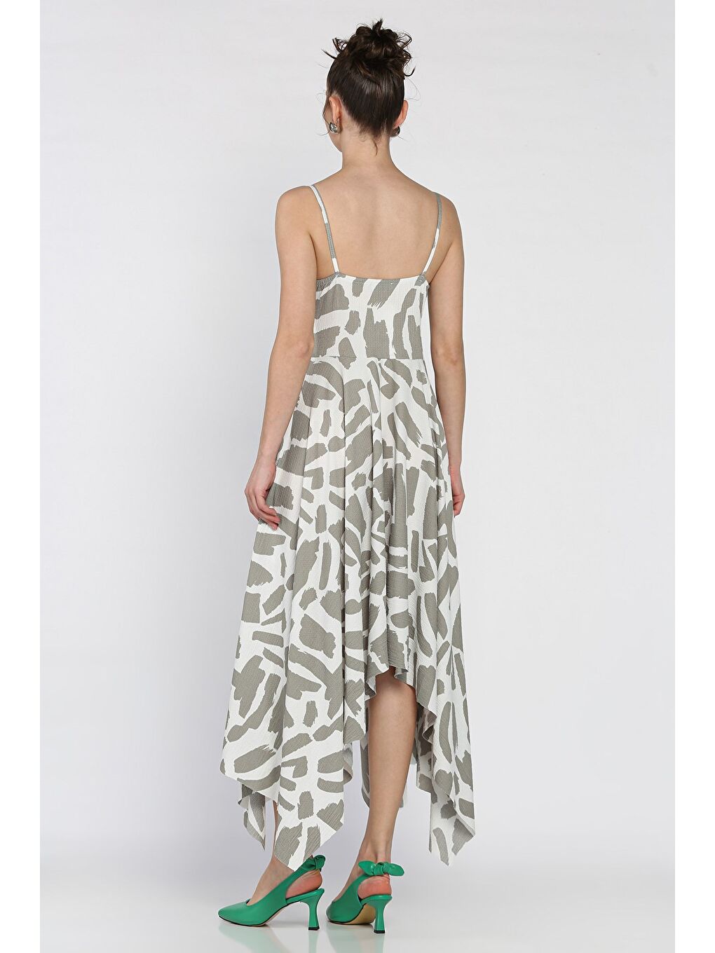 Ekru Kadın İp Askılı Desenli Asimetrik Kesim Elbise-2