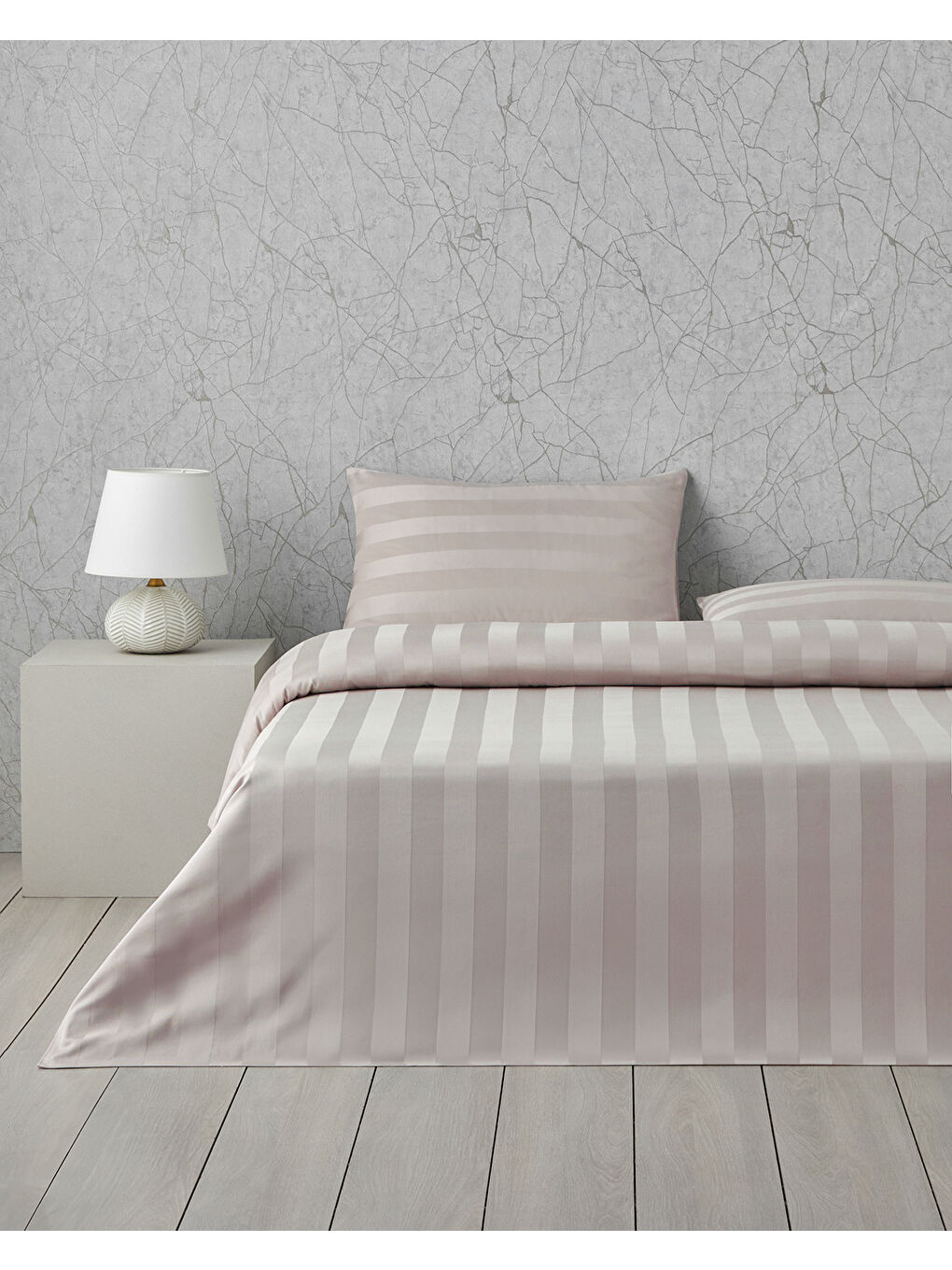 Pembe Deluxe Çizgili Pamuk Saten Çift Kişilik Nevresim Takımı 200x220 cm Gül Kurusu