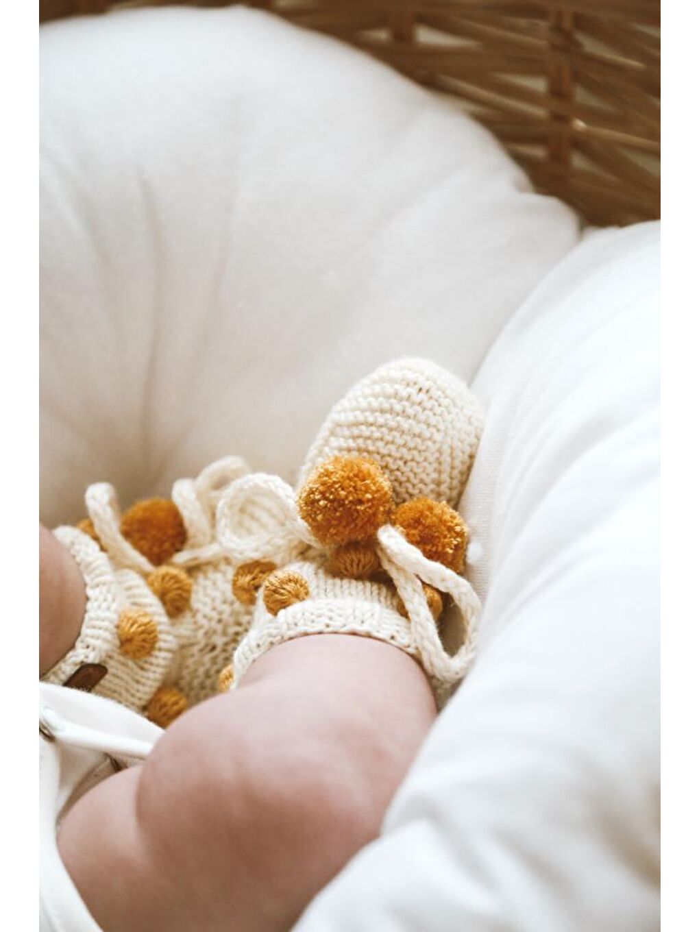 Kahverengi Ponponlu Örgü Patik Bebek 0-12 Ay-1