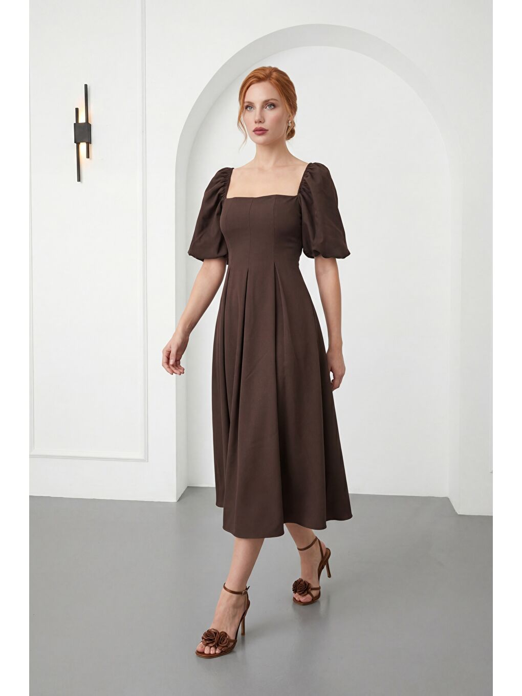 Kadın Kahverengi Kare Yaka Balon Kol Midi Davet Elbisesi