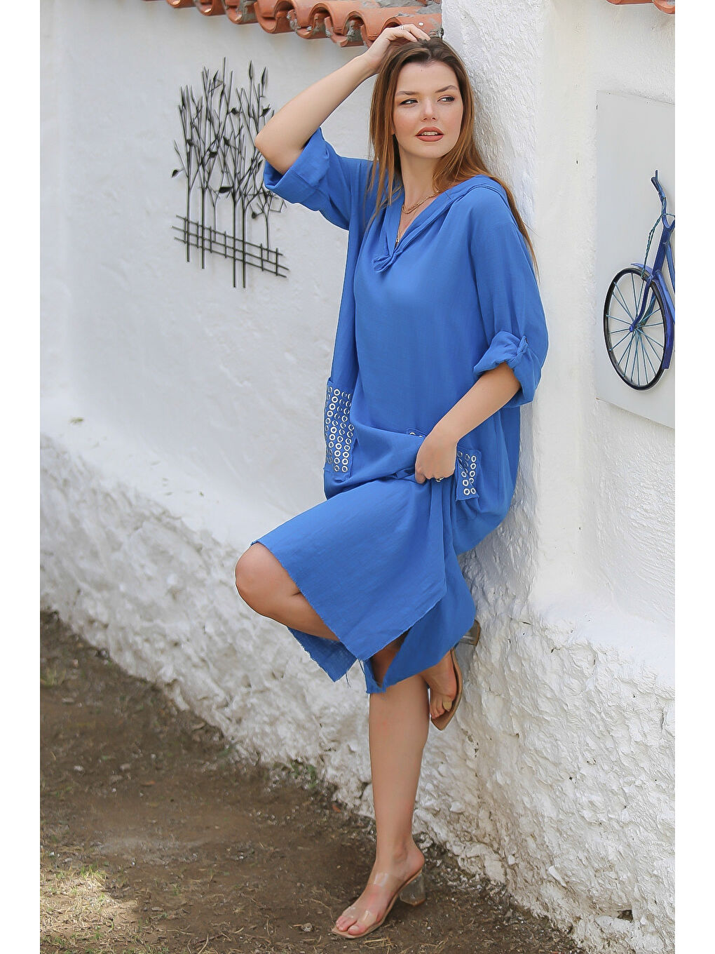 Mavi Kapüşonlu Düğmeli Uzun Kollu Cepli Yırtmaçlı Troklu Dokuma Casual Elbise-1