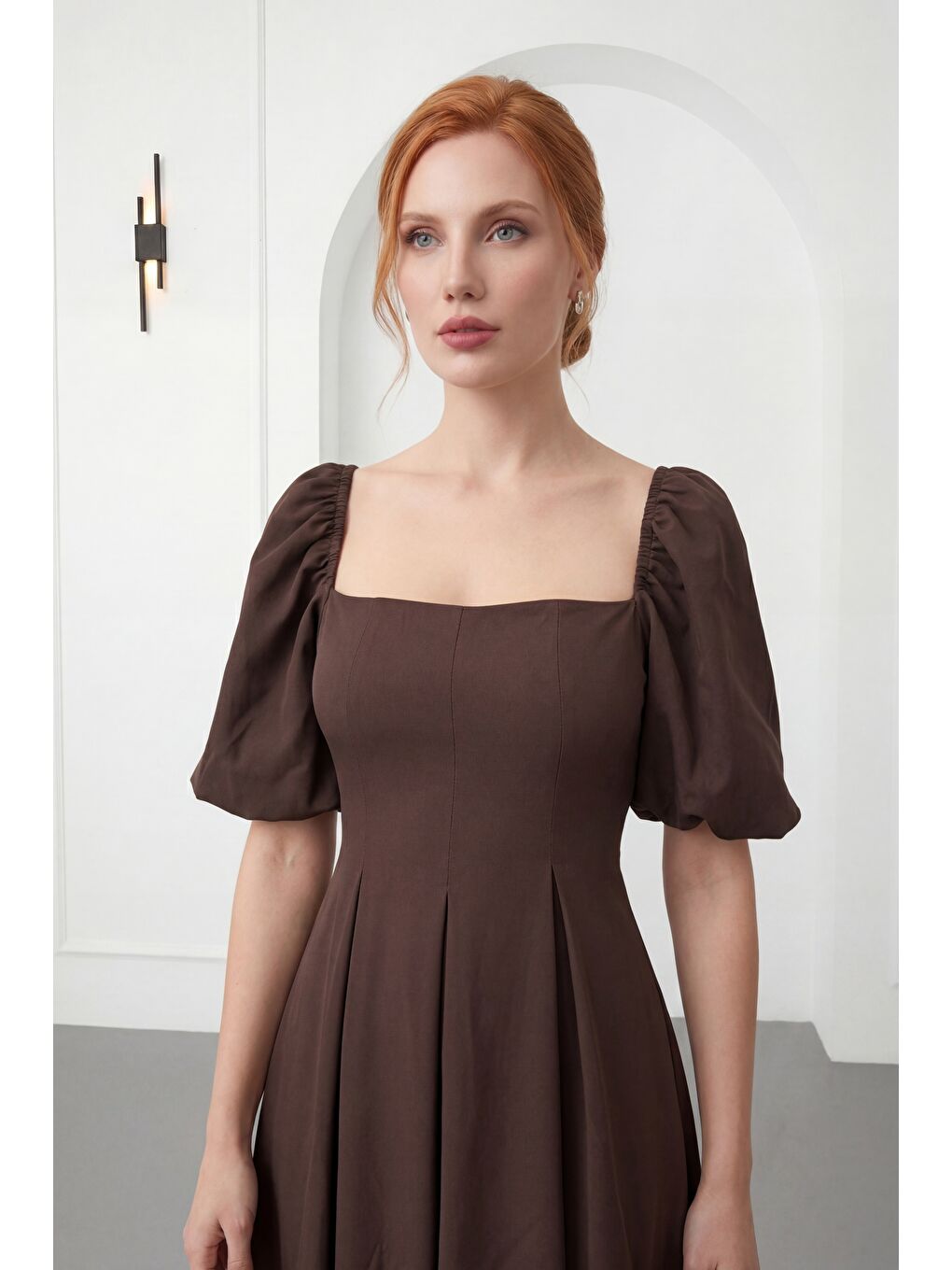 Kadın Kahverengi Kare Yaka Balon Kol Midi Davet Elbisesi-1