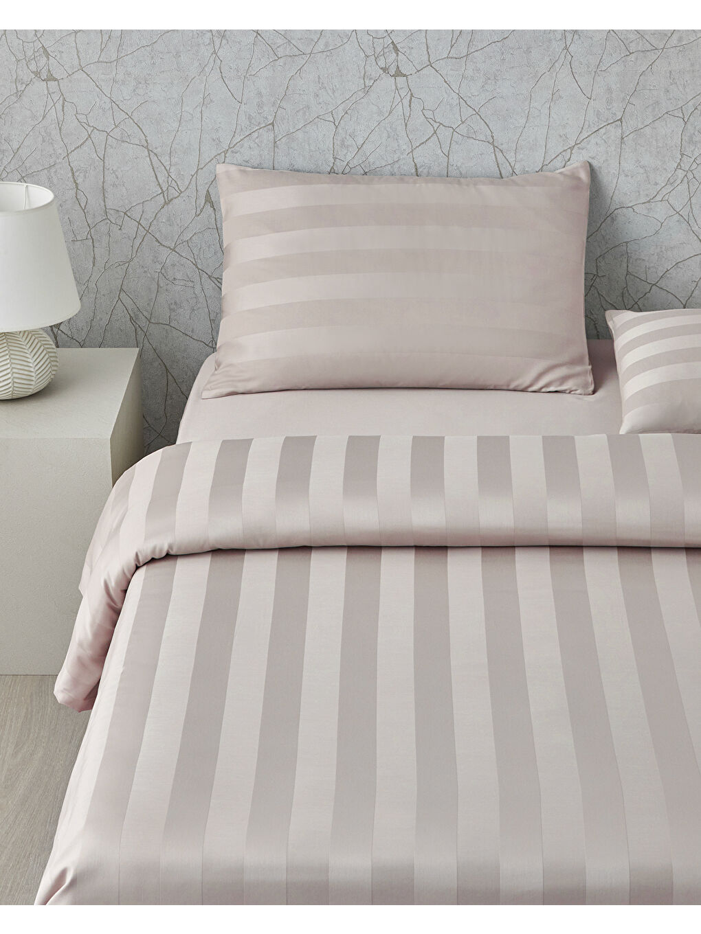 Pembe Deluxe Çizgili Pamuk Saten Çift Kişilik Nevresim Takımı 200x220 cm Gül Kurusu-1