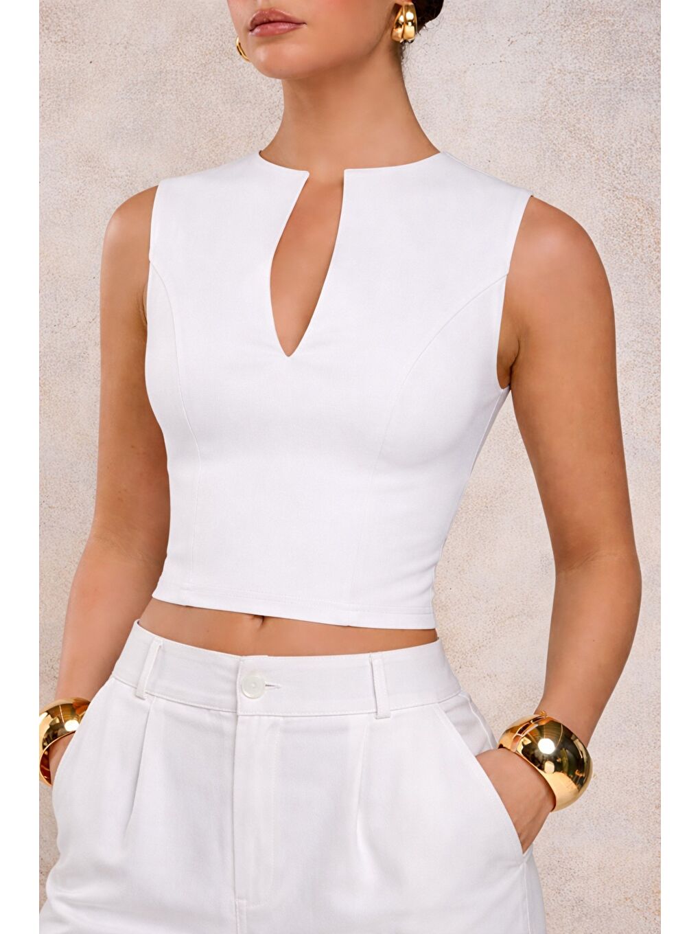 Beyaz Kadın Derin V Yaka Atlet Esnek Kumaş Crop Üst