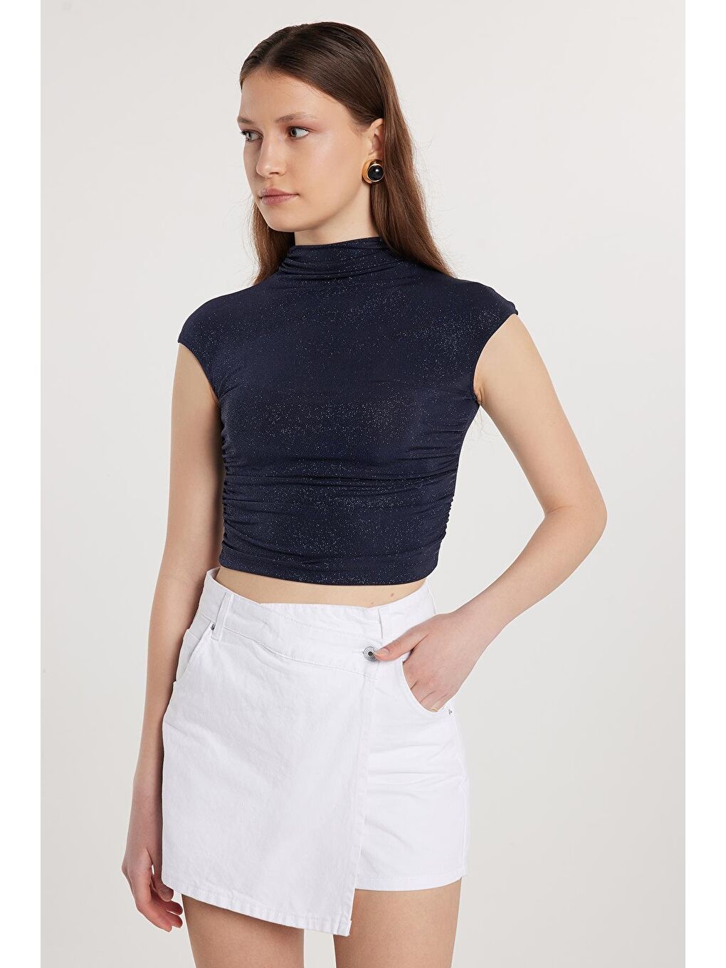 Kadın Slim Fit Dar Kesim Çift Cepli Beyaz Şort Etek-1