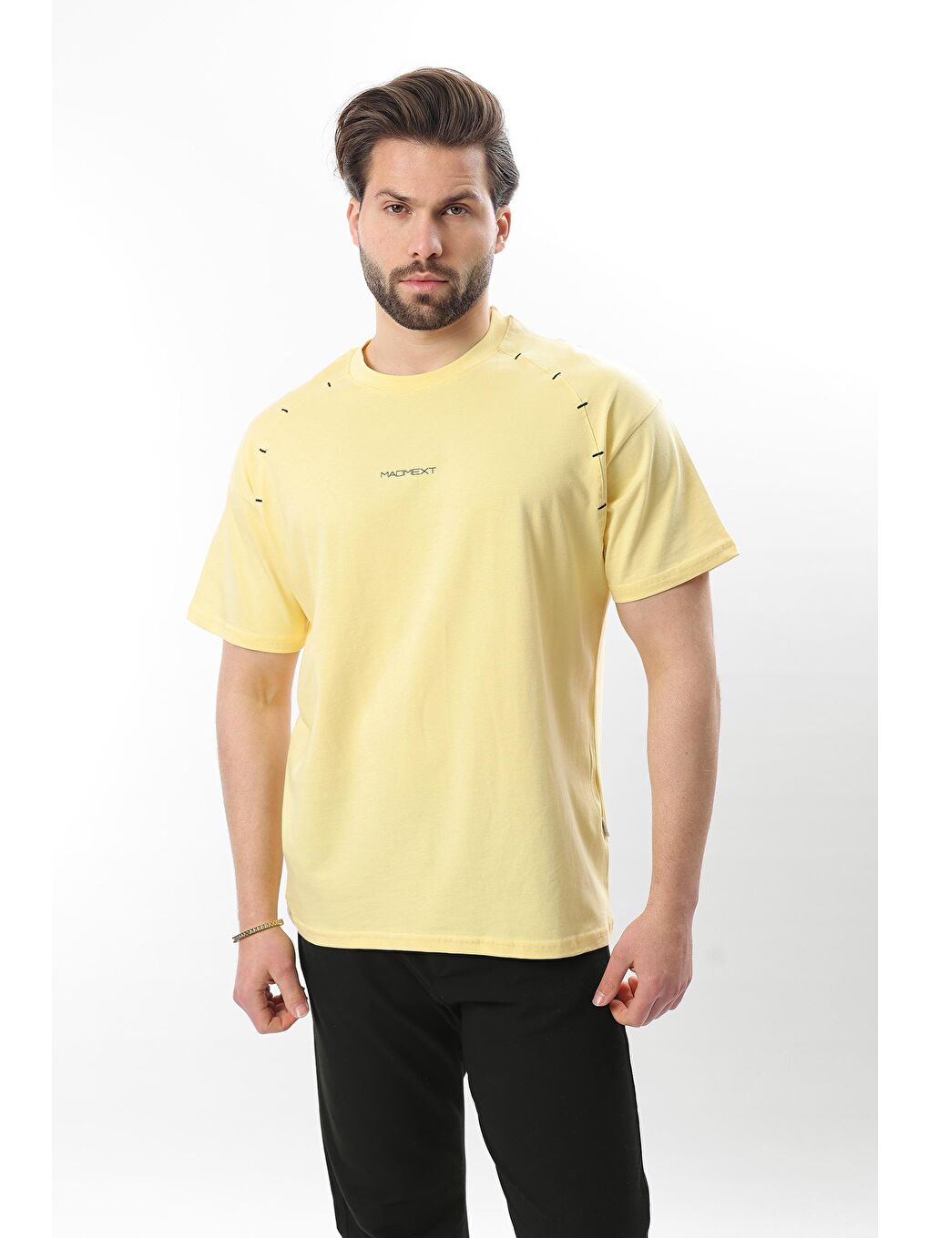 Sarı Baskılı Nakış Detaylı Erkek %100 Pamuk Tişört E7108-1