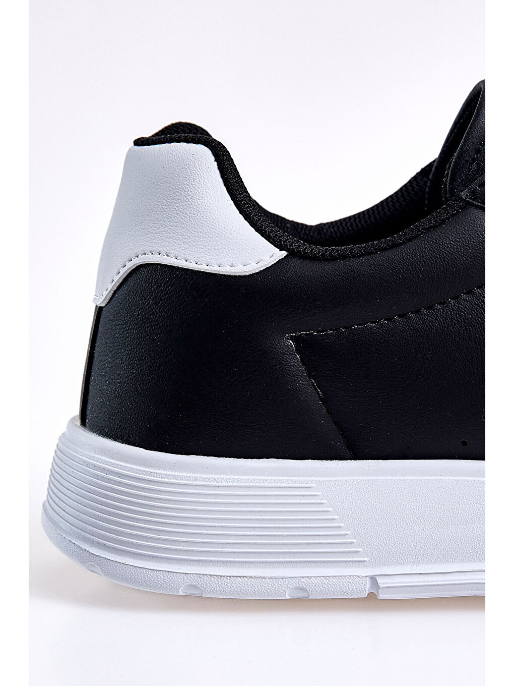 Siyah-Beyaz Bağcıklı Yüksek Taban Suni Deri Erkek Spor Ayakkabı - 89132-2