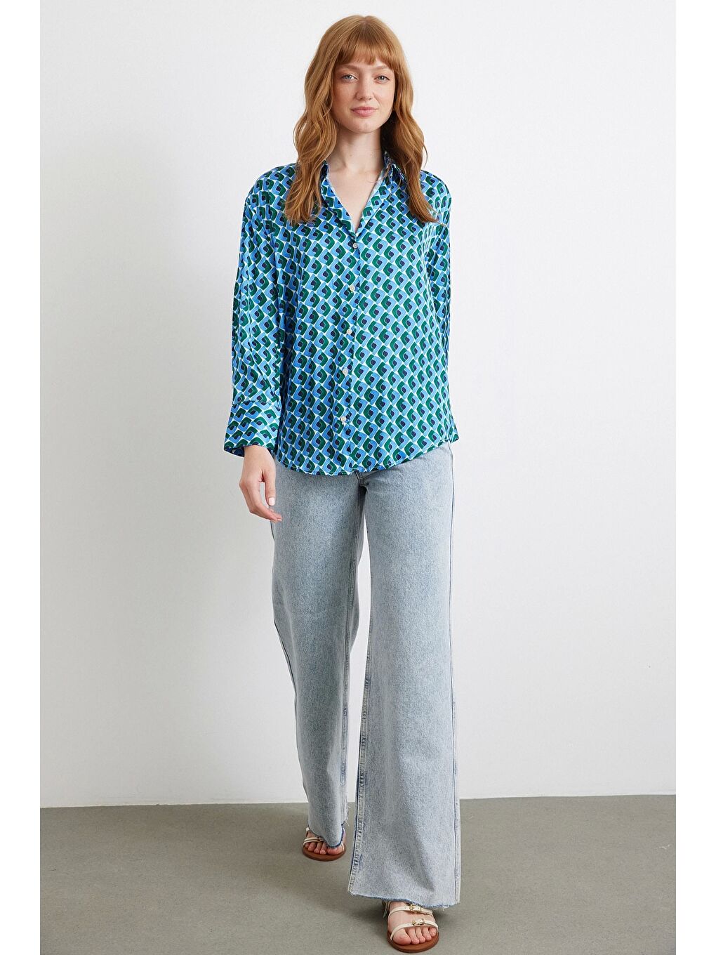 Geometrik Desenli Saten Gömlek Mavi-1