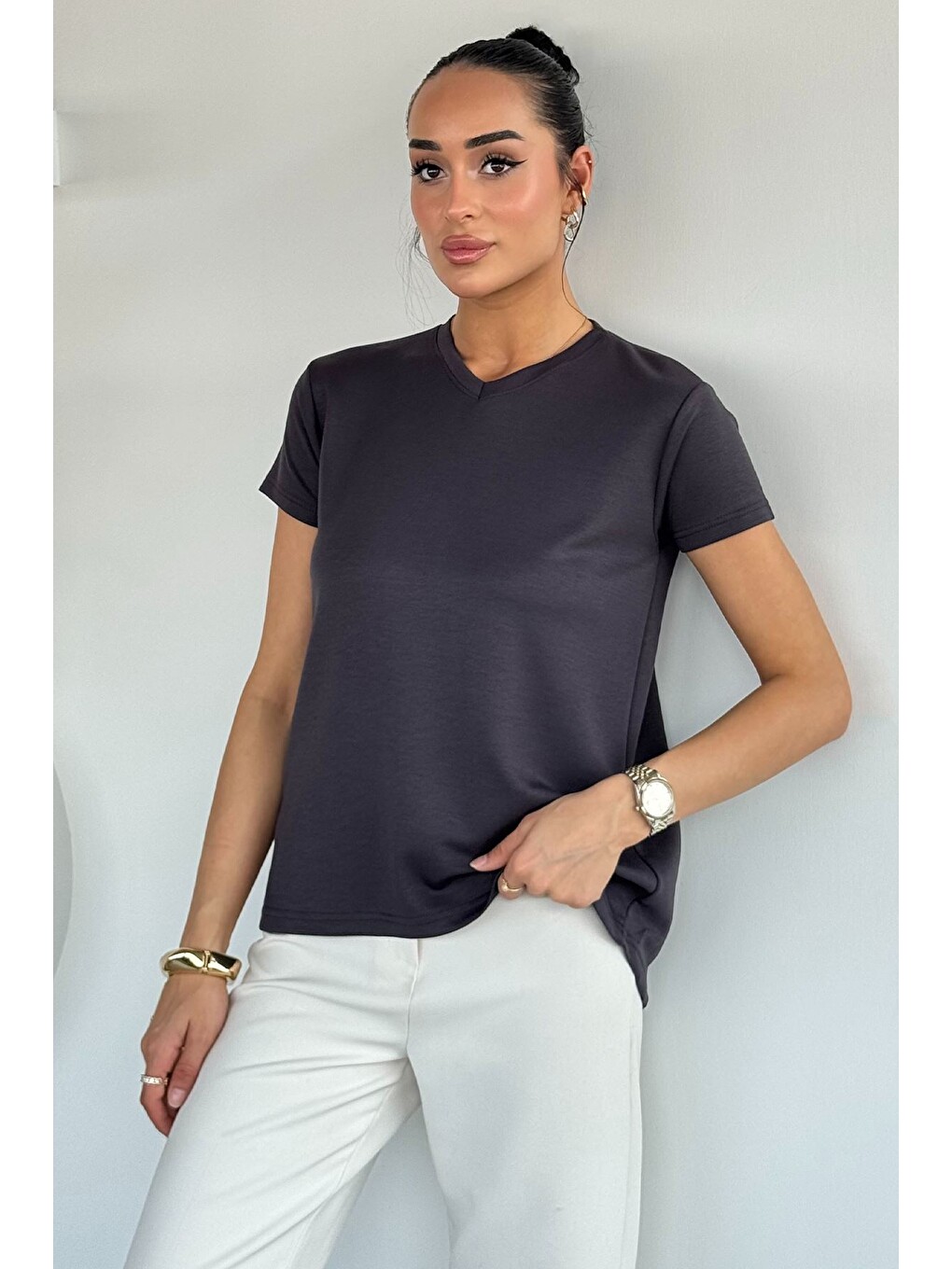 Gri Kadın V Yaka Basic Tişört
