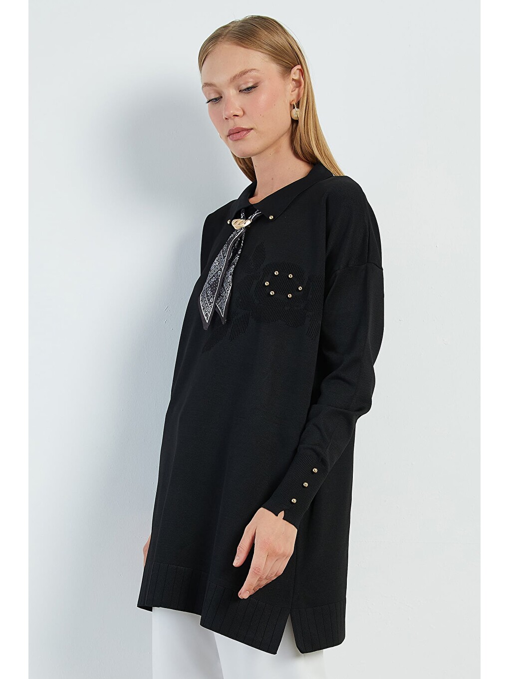 Siyah Fullamodest Fularlı Jakarlı Triko Tunik-4