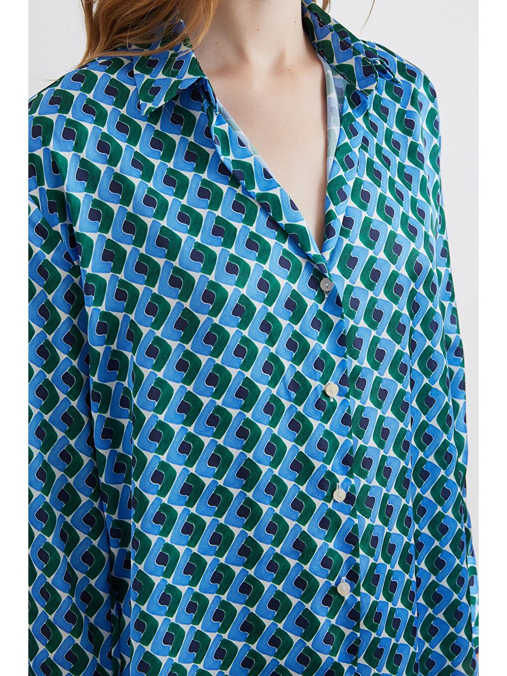 Geometrik Desenli Saten Gömlek Mavi-4