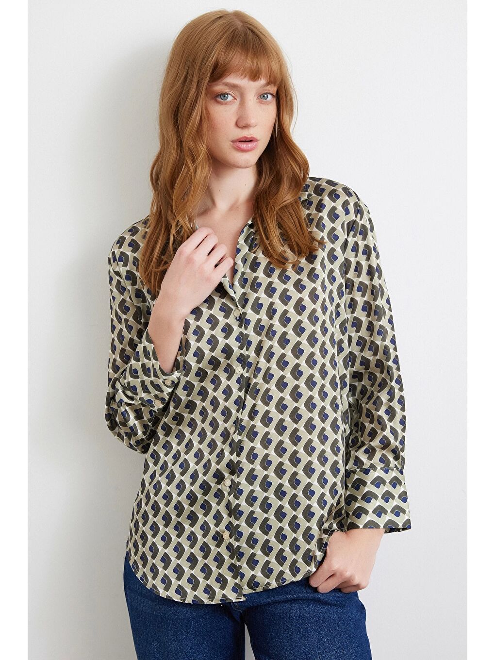 Geometrik Desenli Saten Gömlek Haki