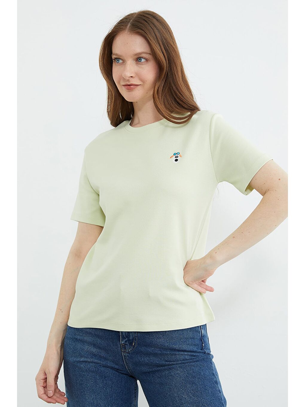 Yeşil Köpek Nakışlı Bisiklet Yaka Tişört