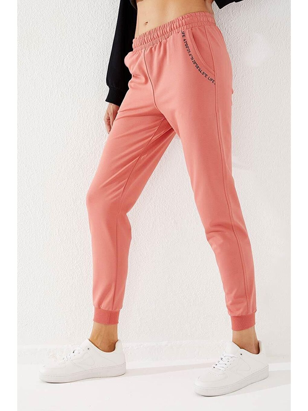 Pembe Pudra Baskı Cepli Jogger Rahat Form Manşetli Kadın Eşofman Alt - 94574-1