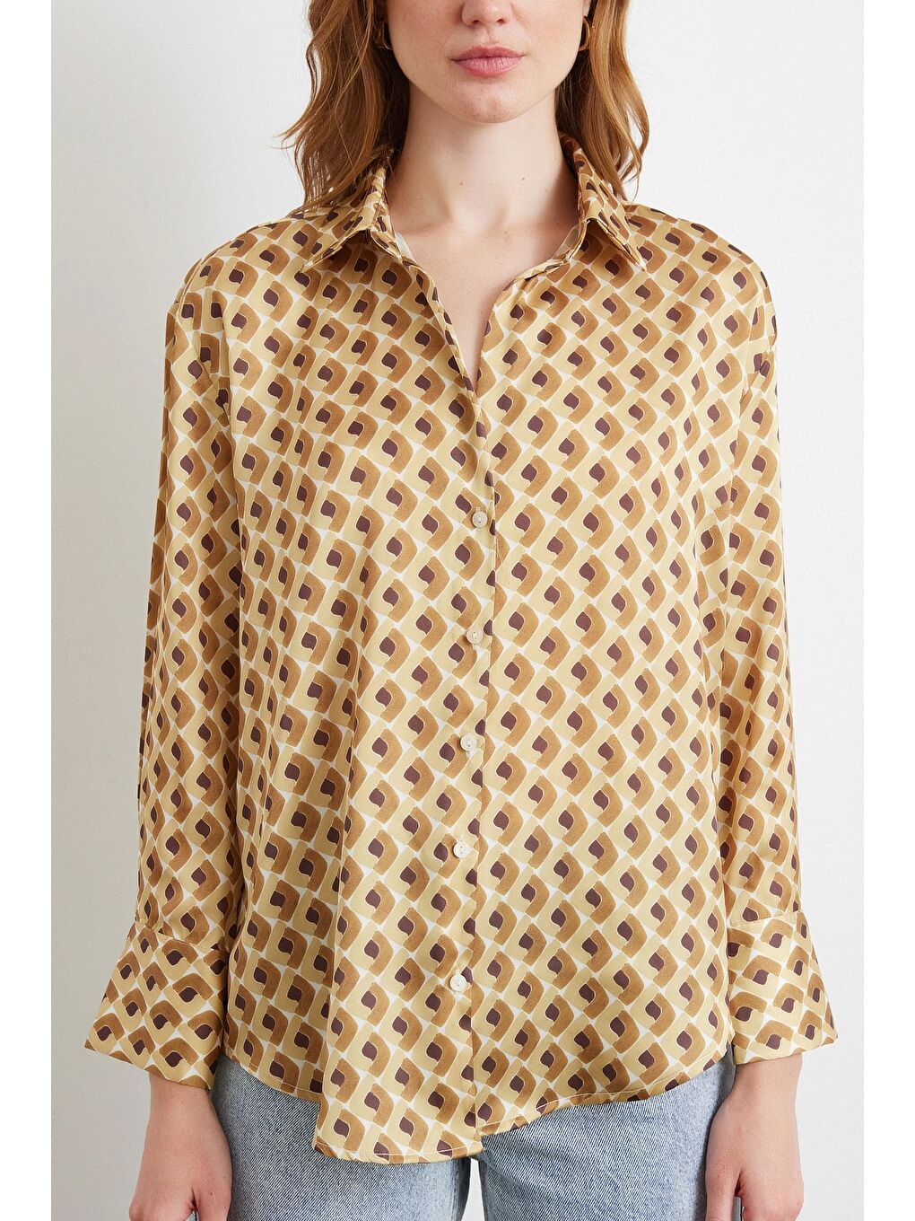 Geometrik Desenli Saten Gömlek Bej-2
