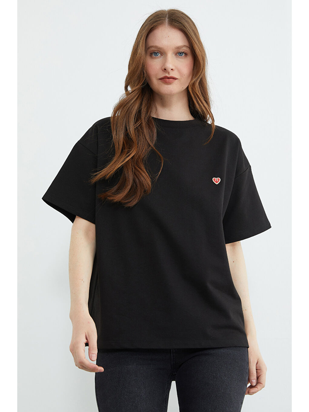 Siyah Kalp Aksesuarlı Bisiklet Yaka Salaş Tişört-2