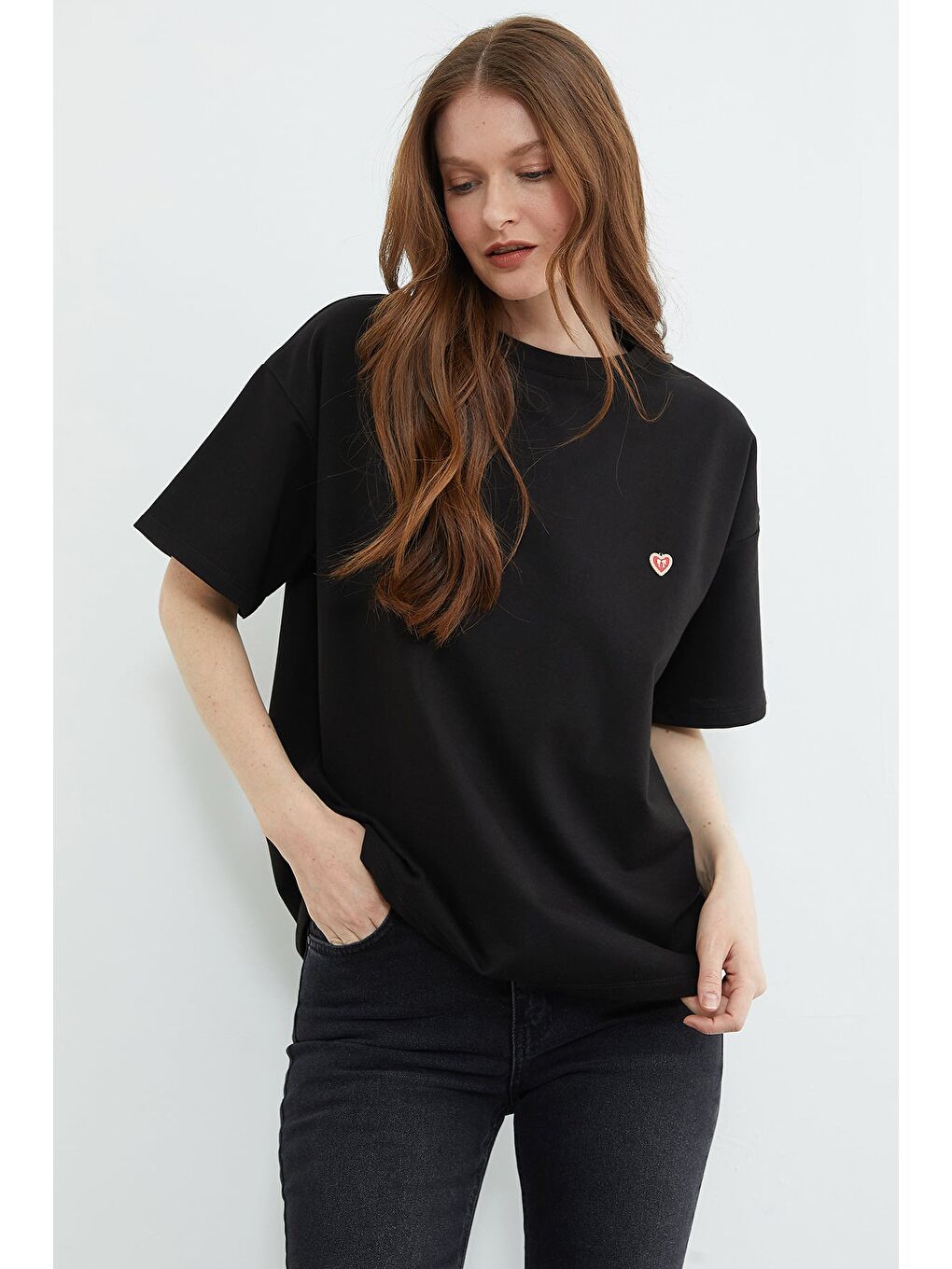 Siyah Kalp Aksesuarlı Bisiklet Yaka Salaş Tişört-3