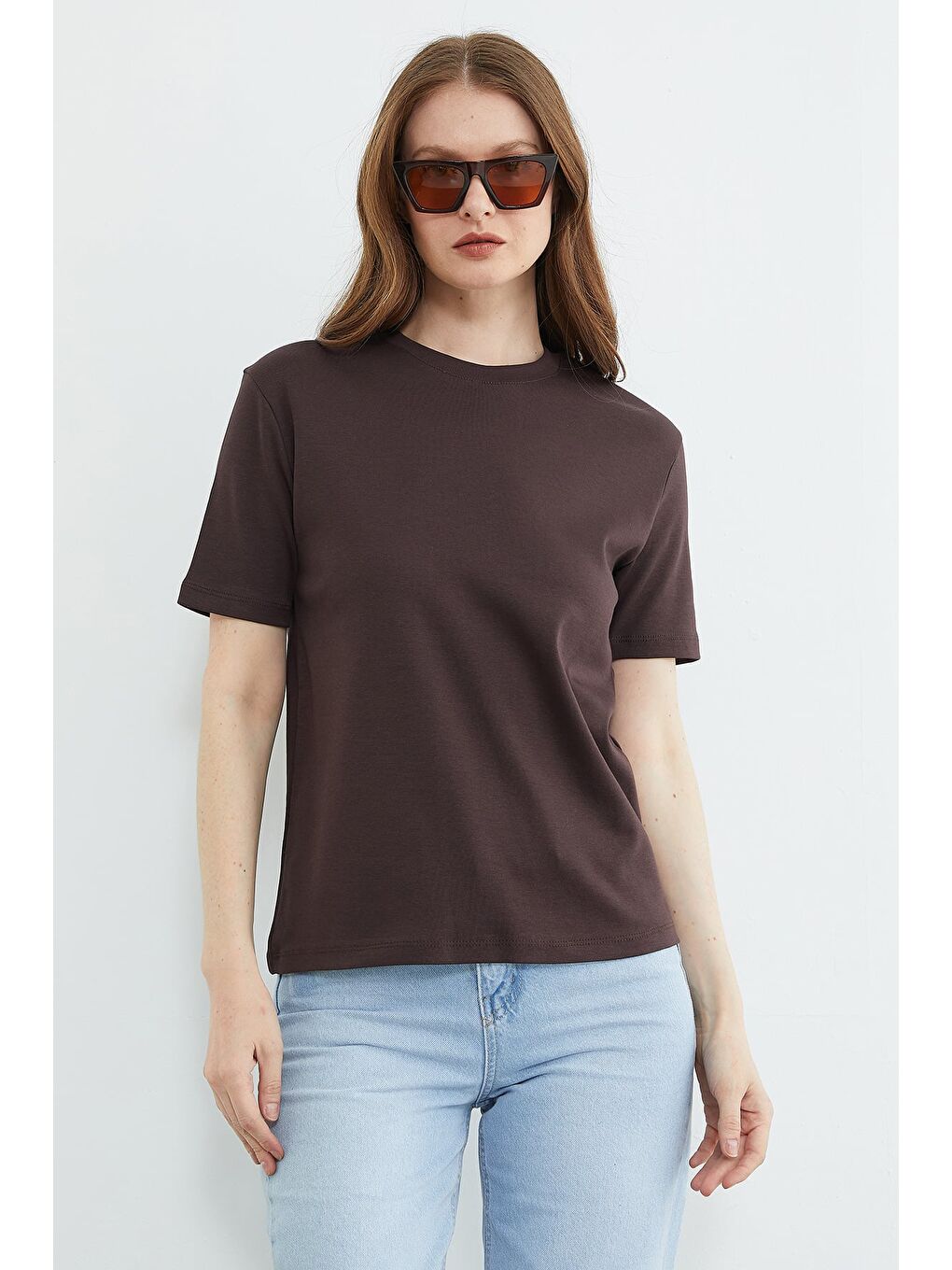 Kahverengi Basic Bisiklet Yaka Salaş Tişört-1