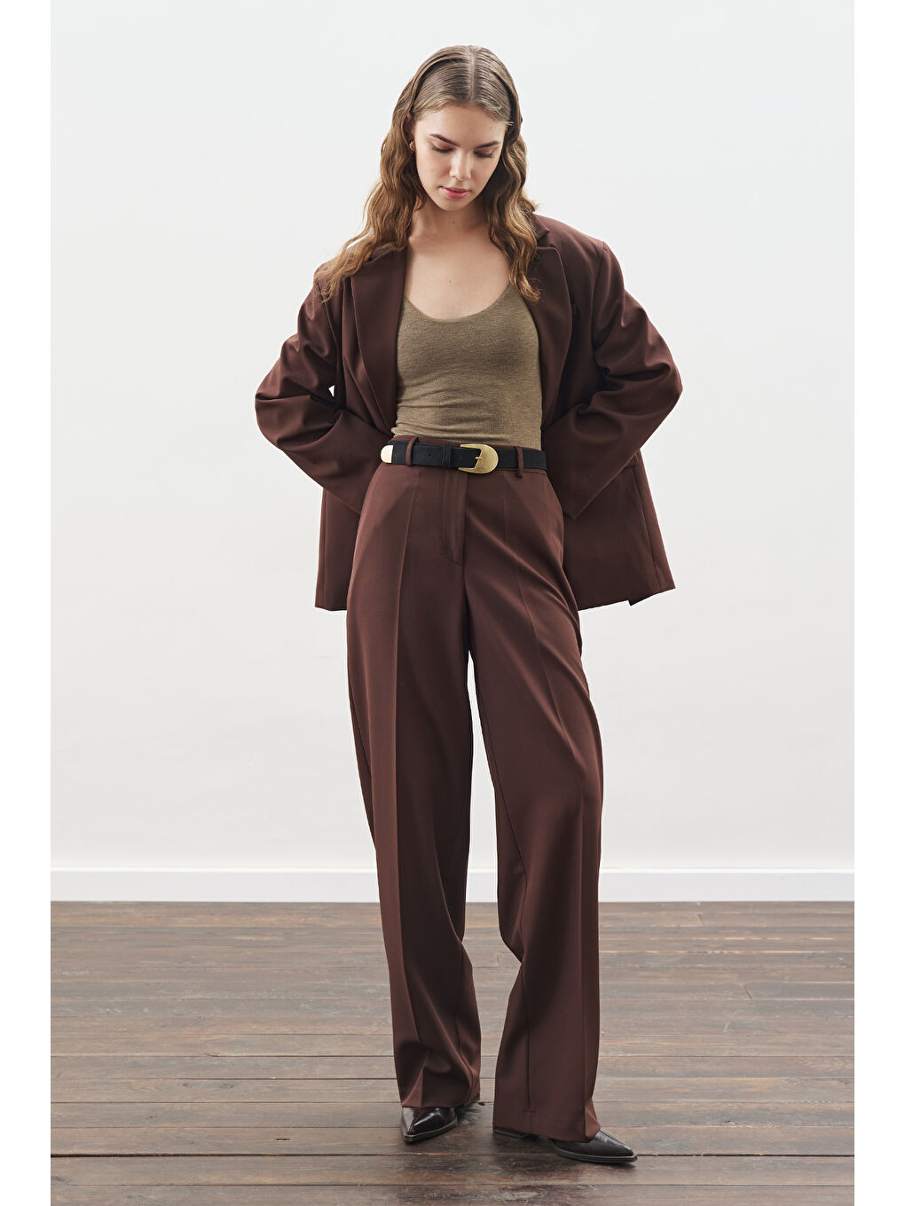 Kahverengi Pile Detaylı Düz Kesim Pantolon Acı Kahve-1