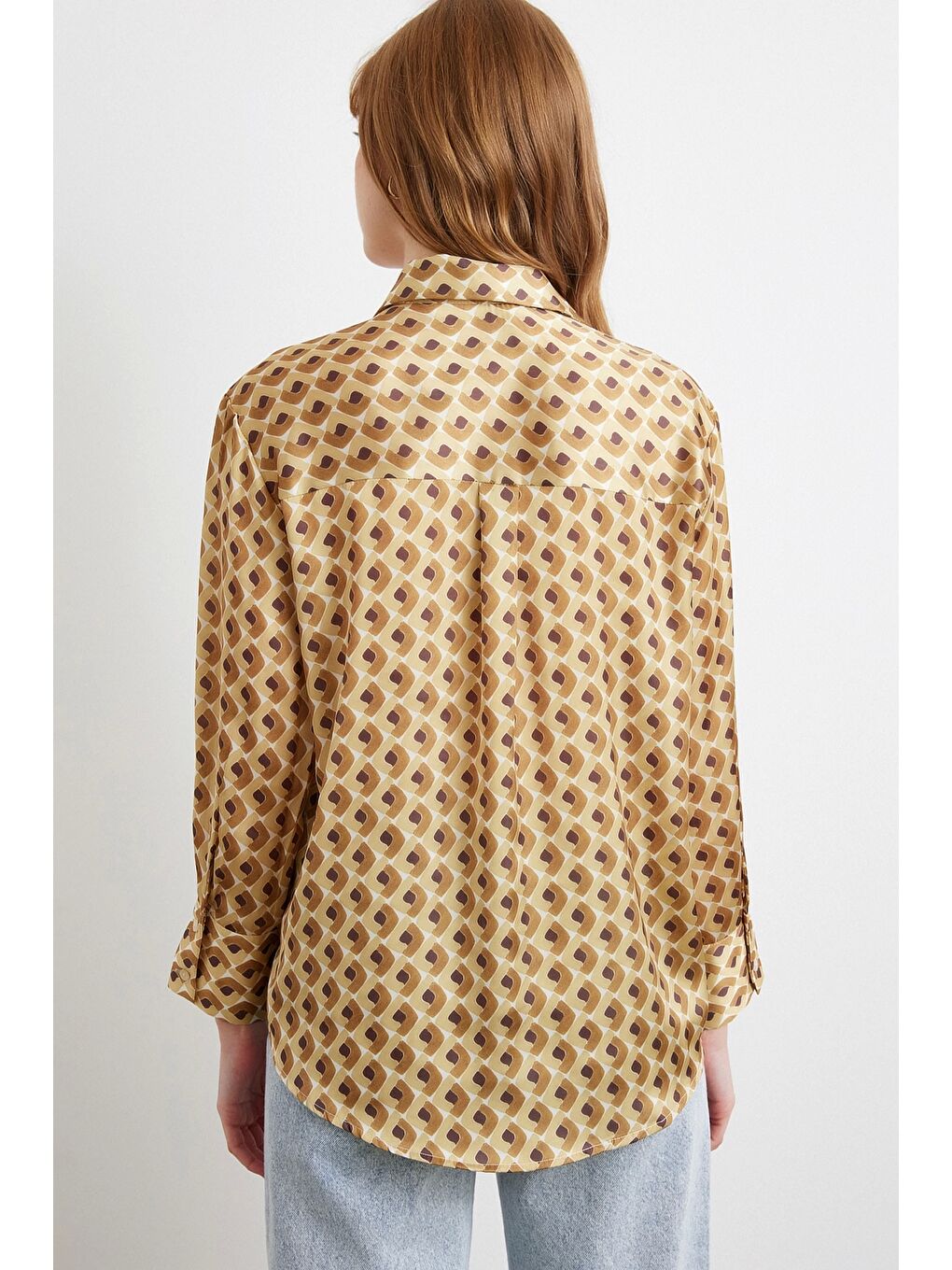Geometrik Desenli Saten Gömlek Bej-4