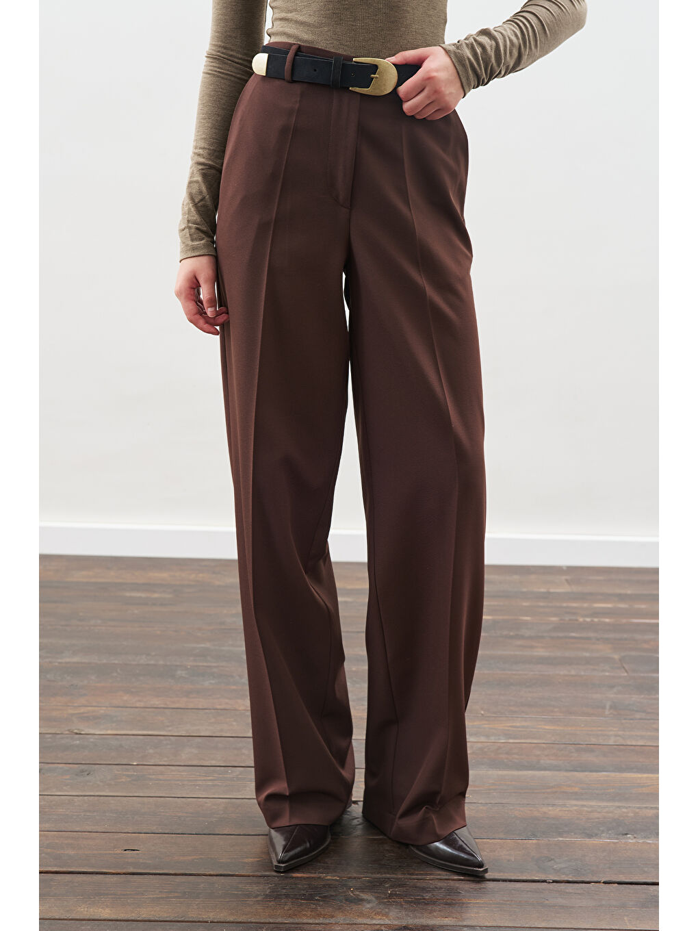 Kahverengi Pile Detaylı Düz Kesim Pantolon Acı Kahve-6