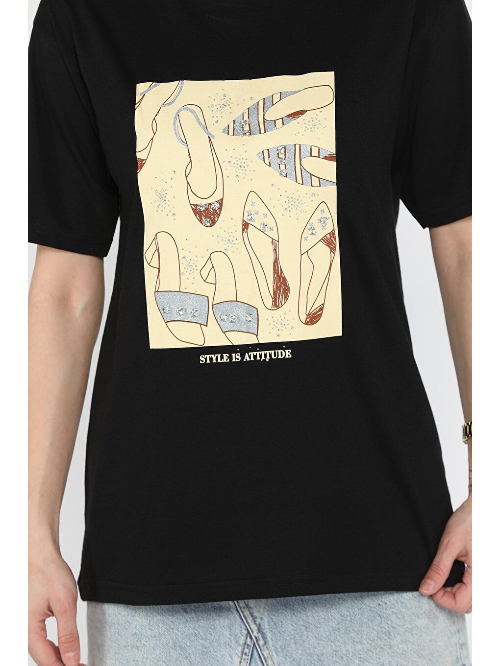 Siyah Kadın Bisiklet Yaka Taş İşlemeli Baskılı Kadın Tişört-3