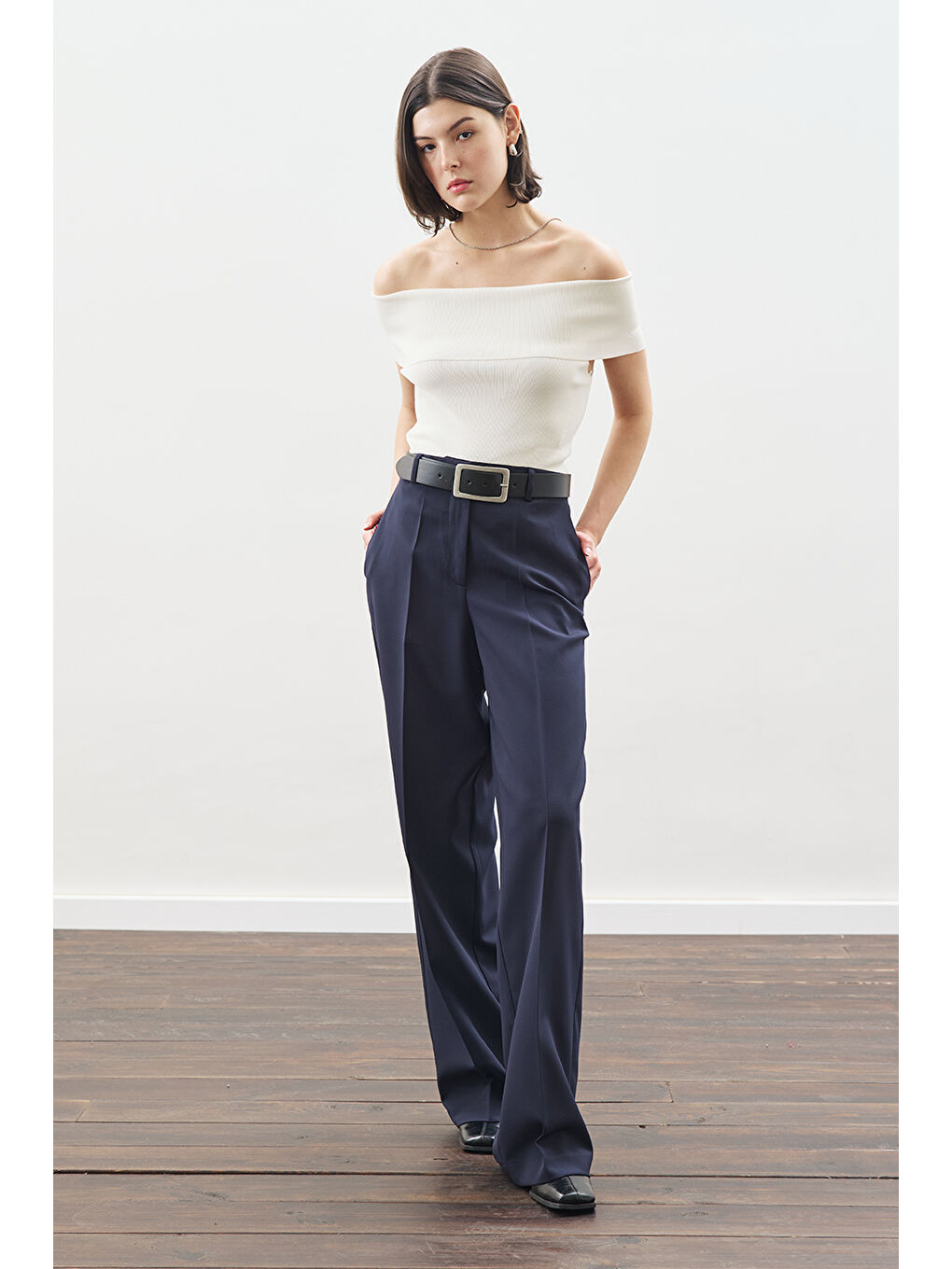 Pile Detaylı Düz Kesim Pantolon Lacivert-2