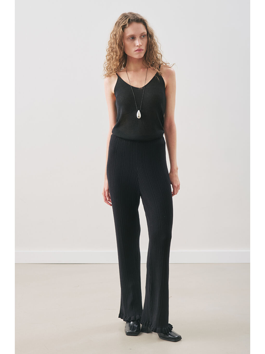 Volanlı Lastik Örgü Pantolon Siyah-1