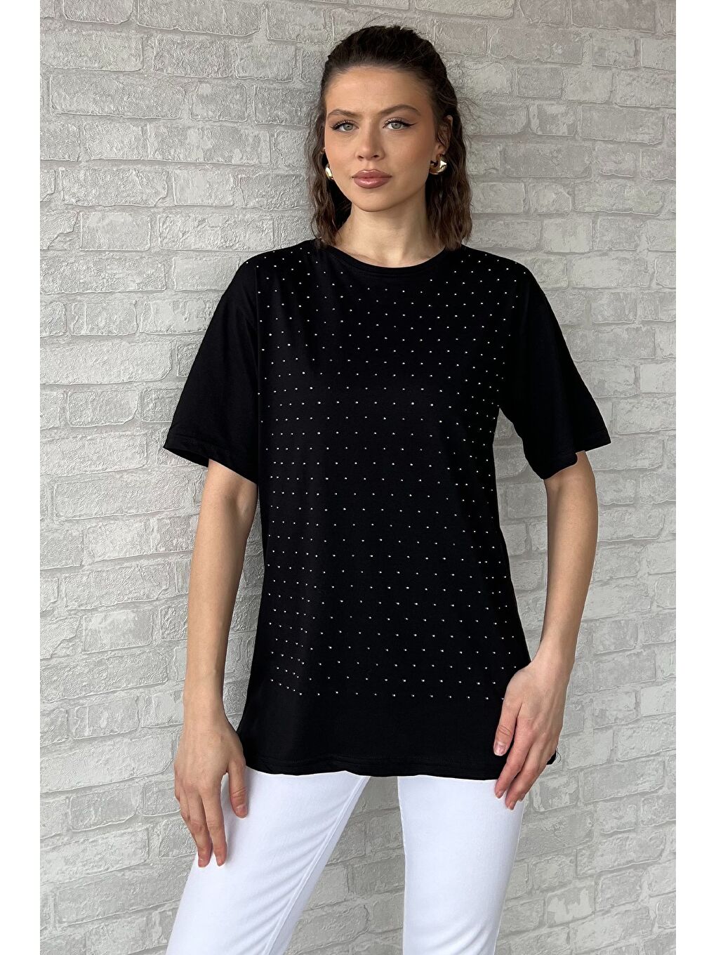 Siyah Bisiklet Yaka Ön Taşlı Kadın Tişört