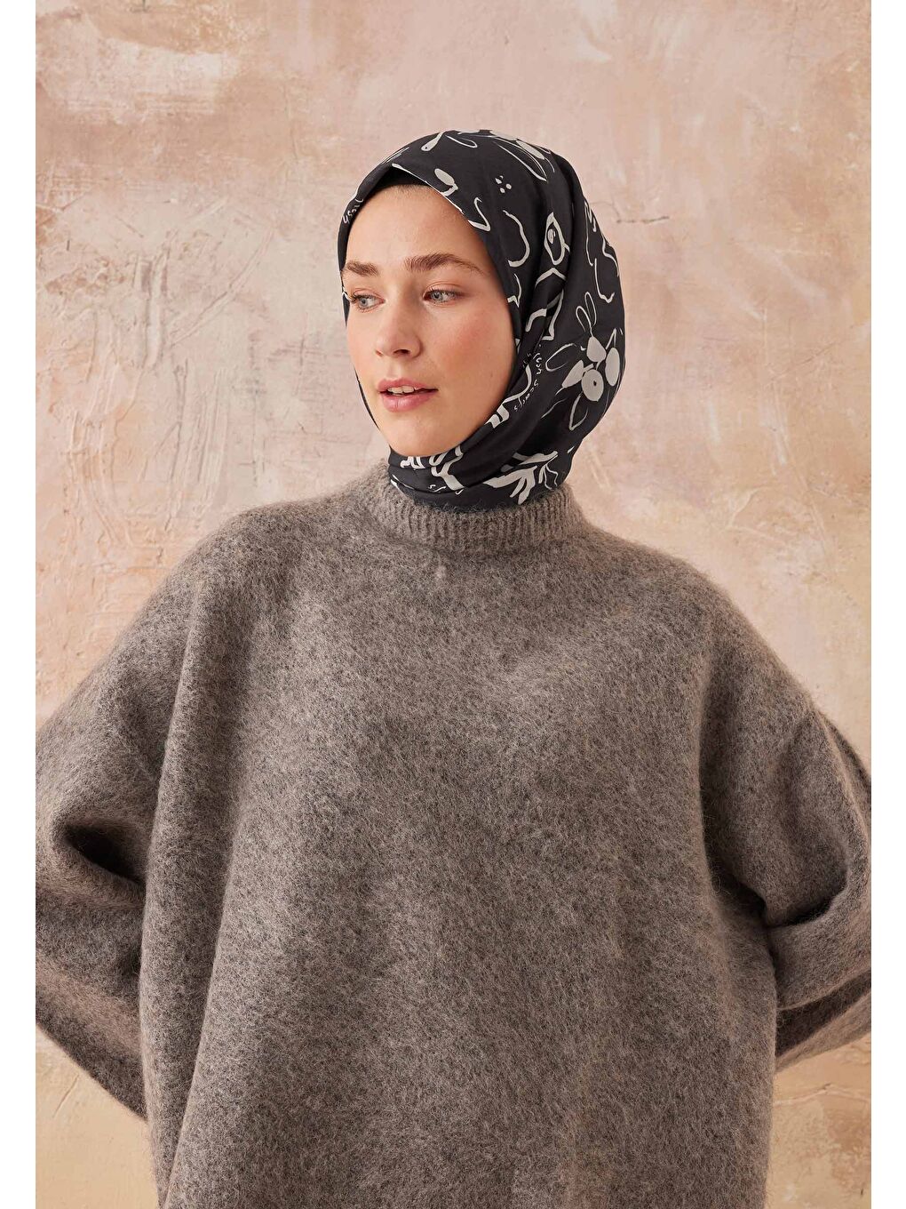 Luna Desen Pamuk İpek Eşarp Siyah