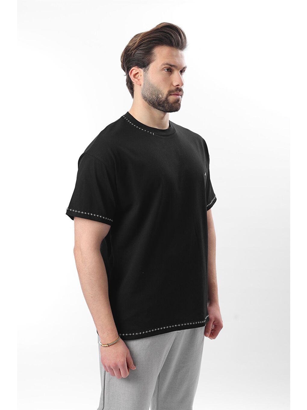 Siyah Nakış Detaylı Erkek %100 Pamuk Tişört E7112-3
