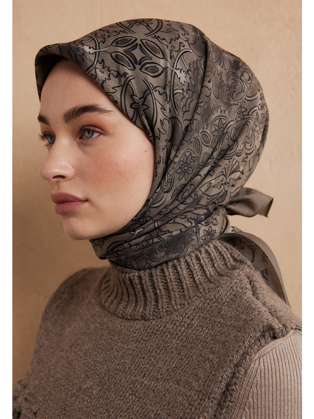 Bej Hesperıa Desen Pamuk İpek Eşarp Vizon-1