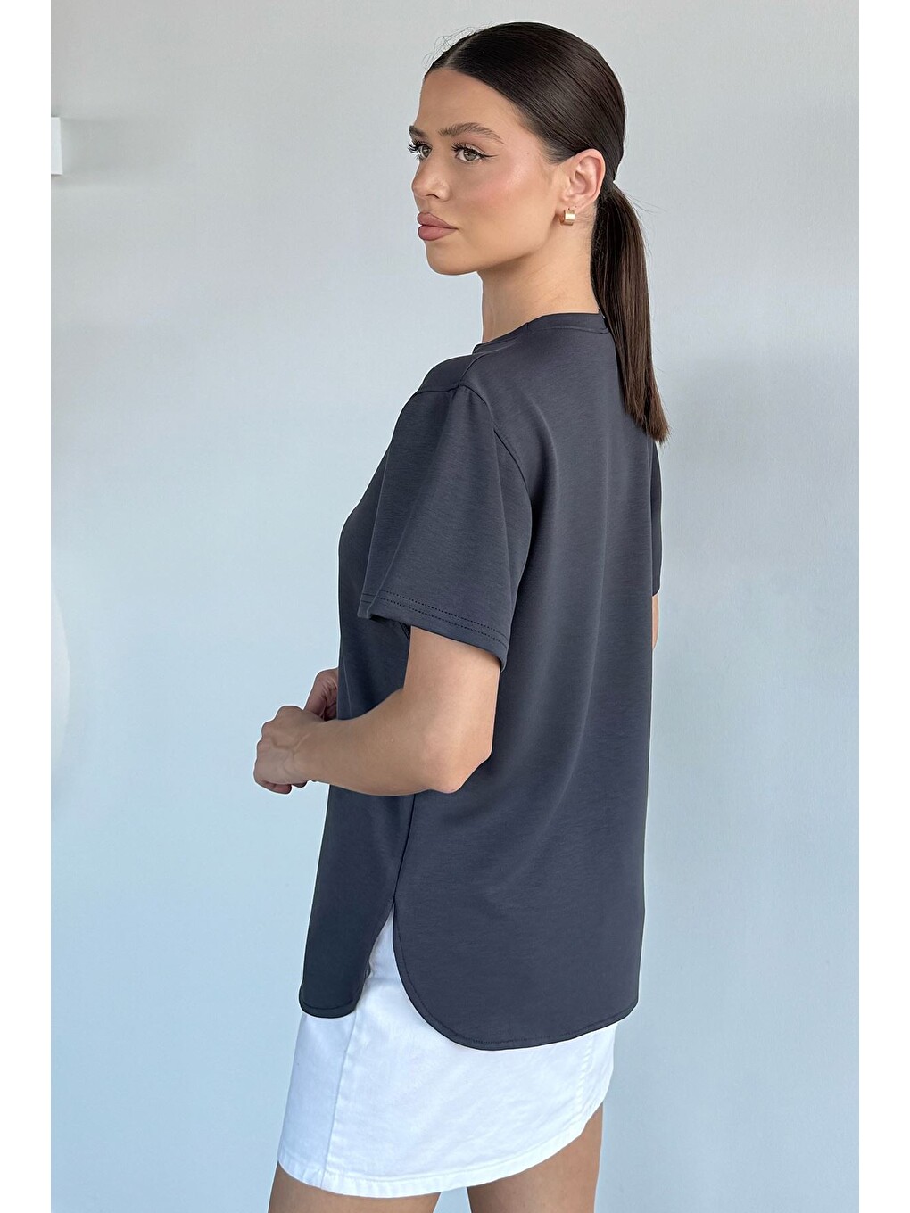 Gri Kadın Bisiklet Yaka Basic Tişört-3