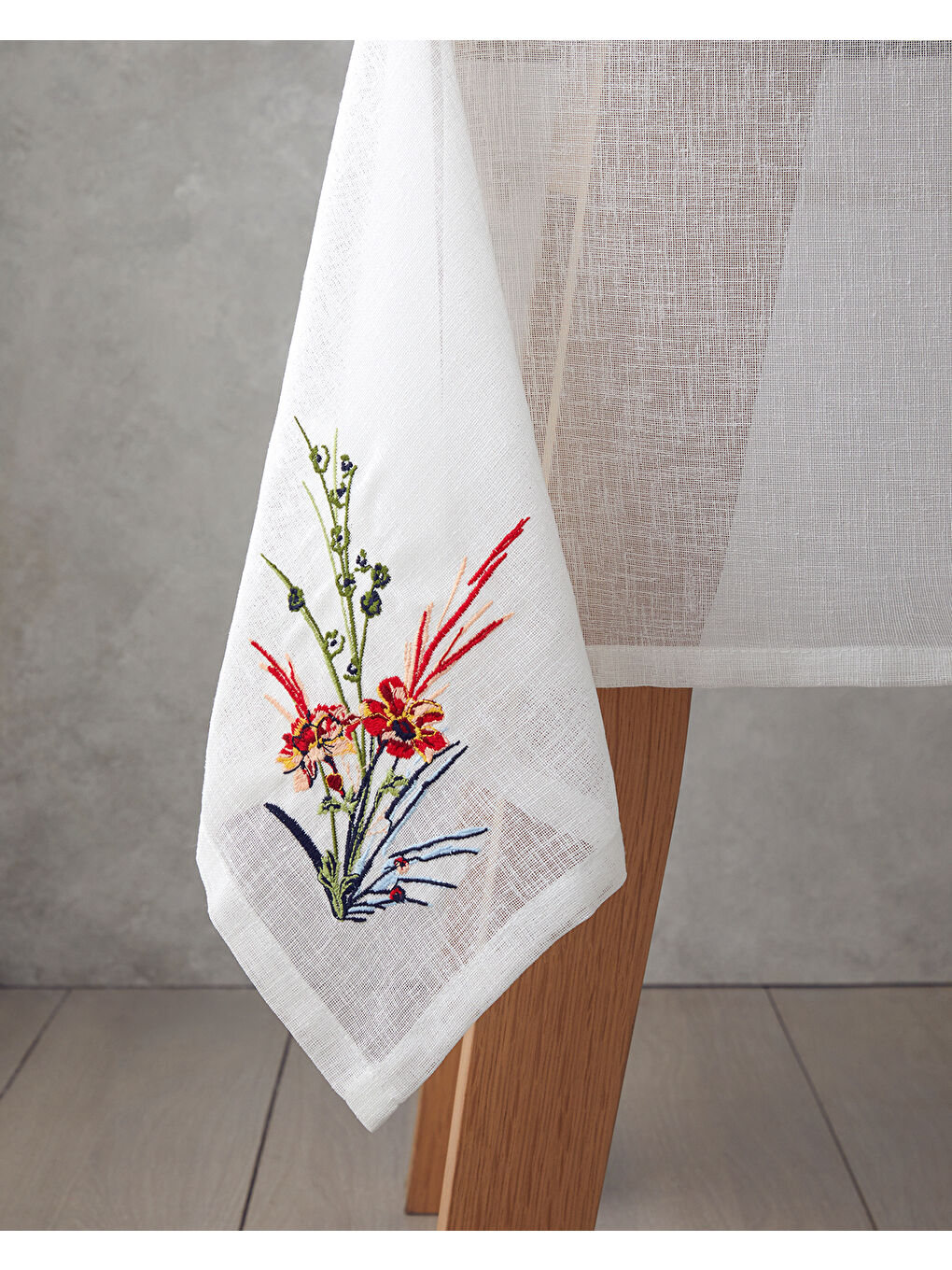 Chimera Polyester Masa Örtüsü 150x200 cm Beyaz - Kırmızı-1