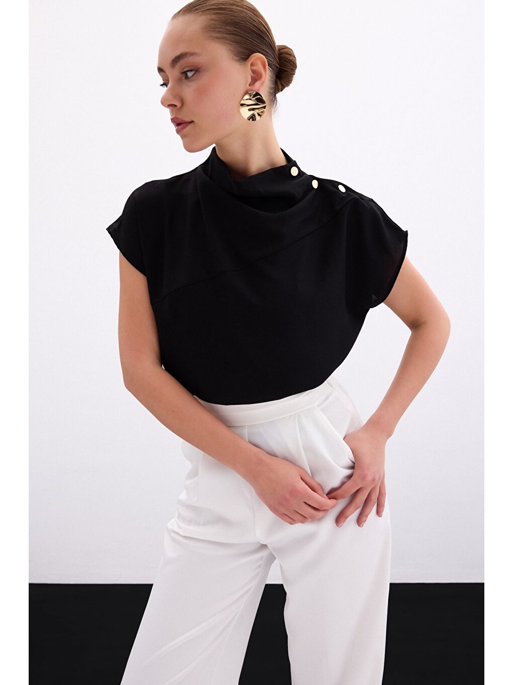 Tek Omuz Çıtçıtlı Bluz - Siyah